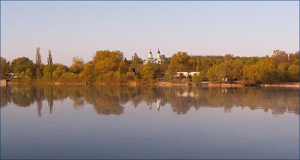 Река Припять возле города Чернобыль Река Припять возле города Чернобыль