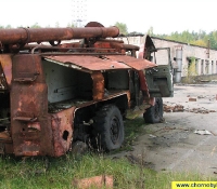 Чернобыль фото: брошенная пожарная машина Чернобыль фото: брошенная пожарная машина